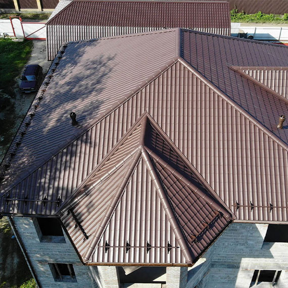 Монтаж сложной крыши и кровли в Лесном и Свердловской области
